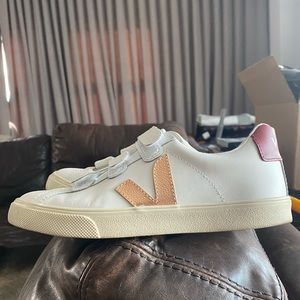 Veja 3 lock logo sneakers